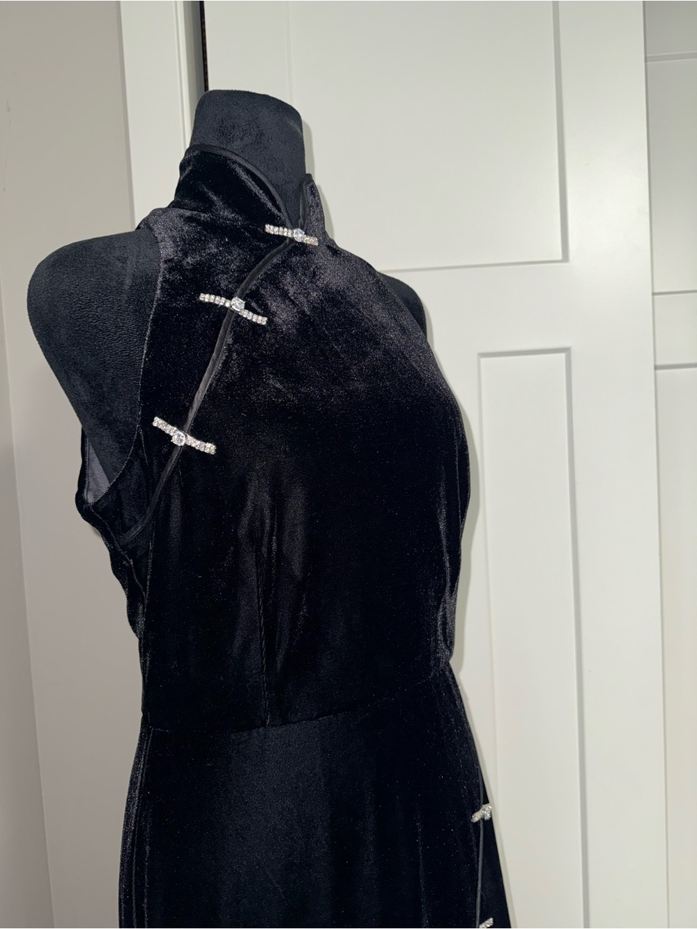 Sau Lee Ariana Gown in Black Velvet Size 8 - Picture 6 of 10